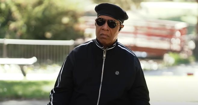Confirmando a farsa: Stevie Wonder está vivo e bem