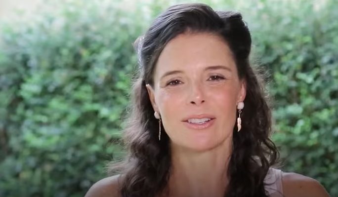 Mylla Today: Um vislumbre de sua vida aos 49