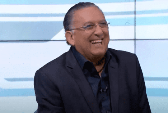 Galvão postou uma série de fotos com Desirée e escreveu: